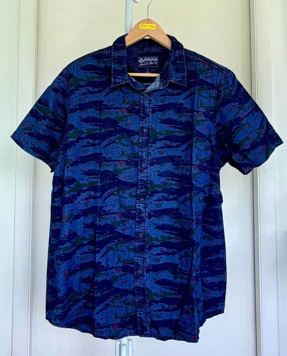 American Rag Short Sleeve Button Up Shirt Size Blue Camo XL